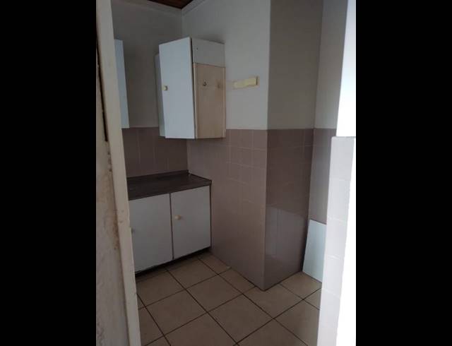 1 BEDROOM APARTMENT FOR SALE IN WINDSOR EAST